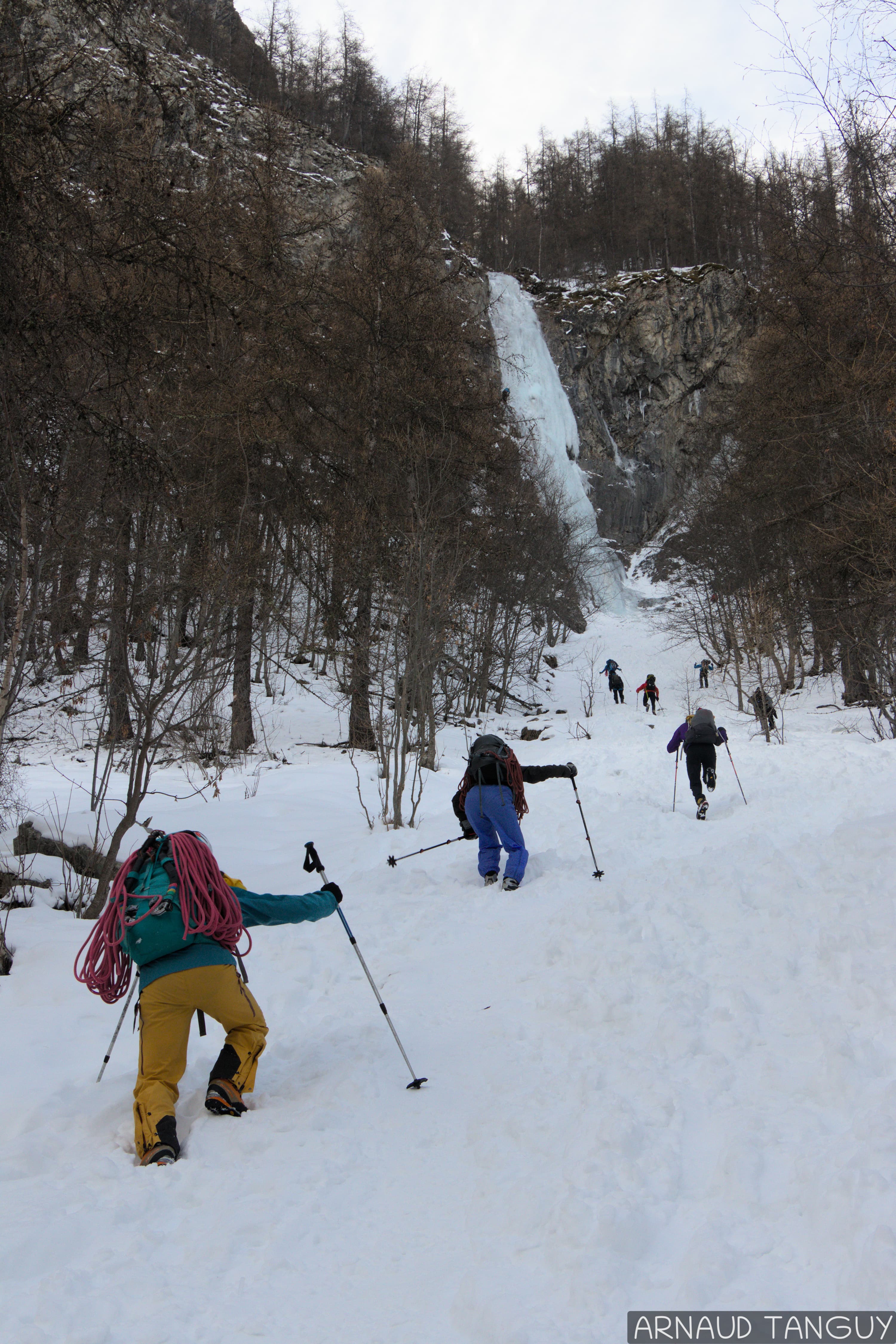 Approche vers la cascade du Pylône - La Grave