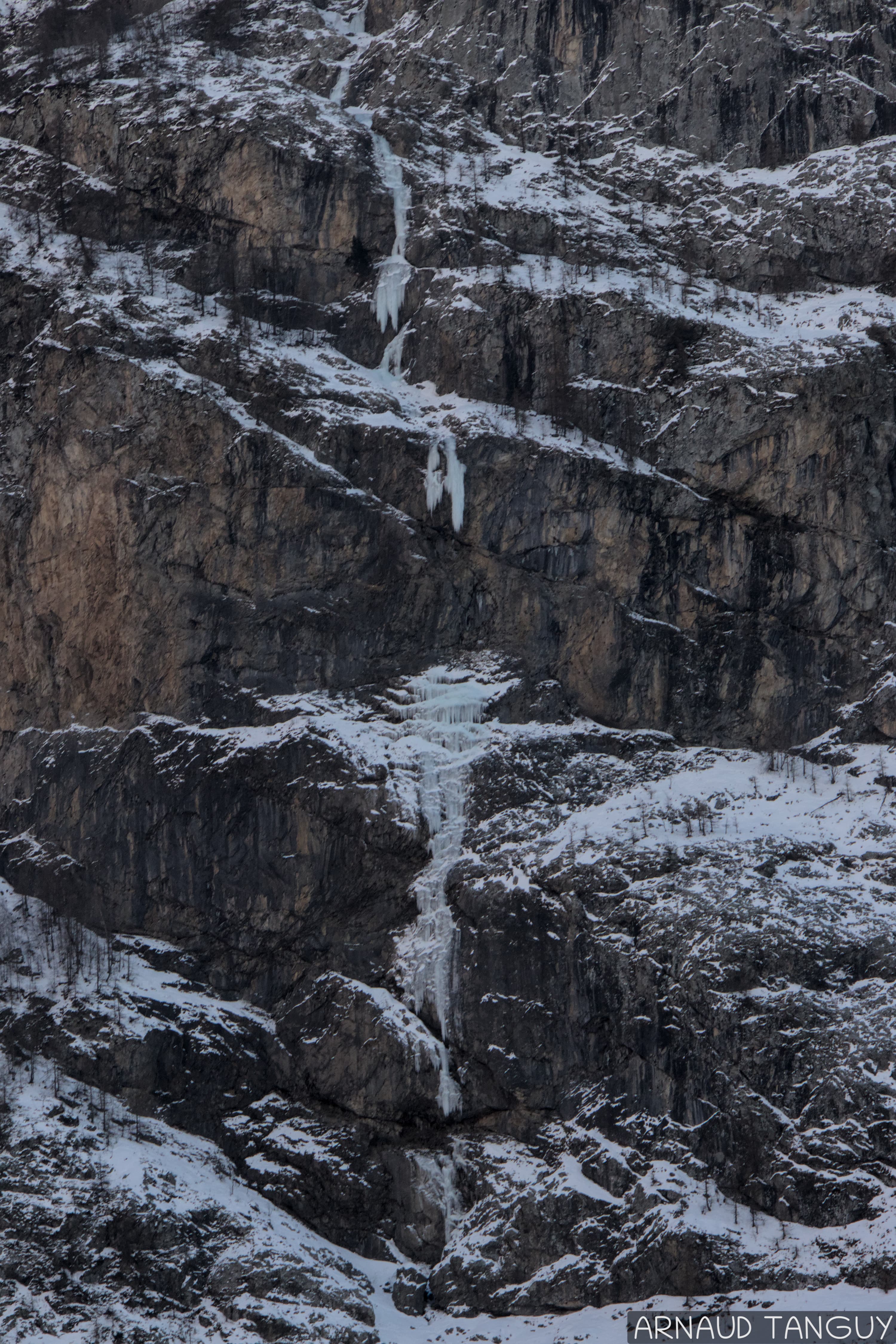 Cascade avec une section de rocher en A2 pour les plus motivés!