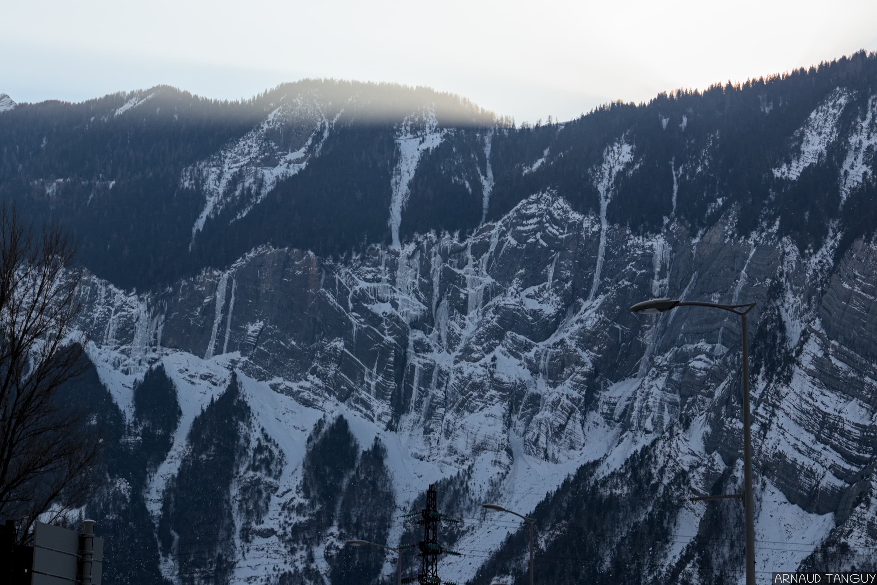 Plein de belles lignes au dessus du village de Bourg d'Oisans!